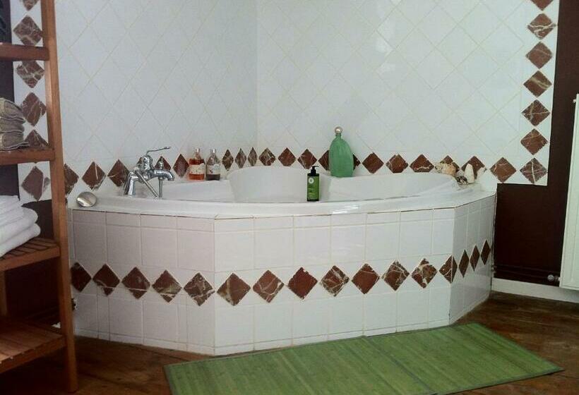 スタンダードルーム, La Cigaline