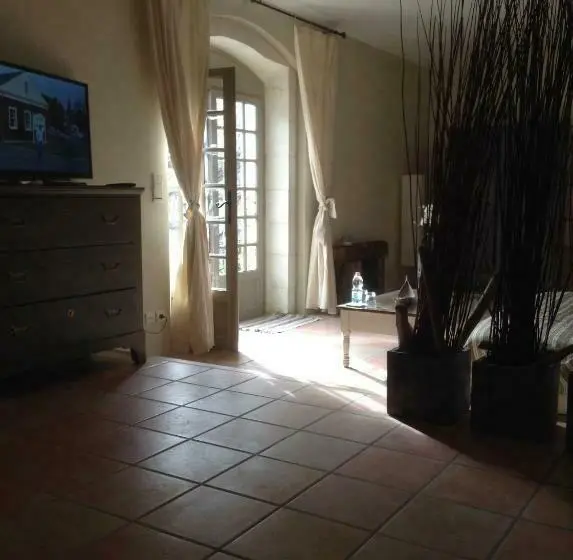 Sviitti, La Demeure