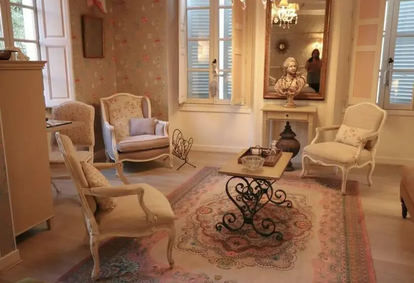 スイート, La Maison Du Frene