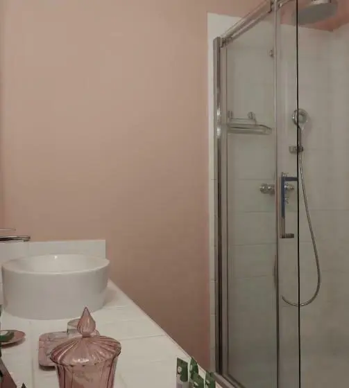 スイート, La Maison Du Frene