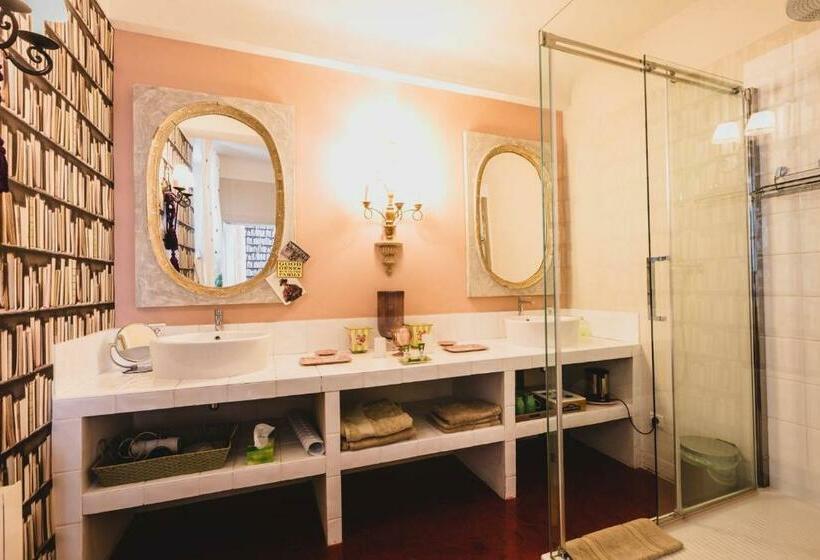 סוויטה, La Maison Du Frene