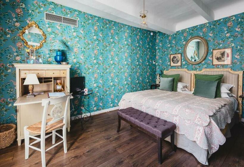 סוויטה, La Maison Du Frene