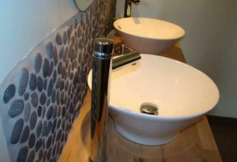 חדר סופריור, Lb Et Lb