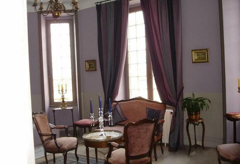 스탠다드 룸 킹사이즈 침대, Le Petit Chateau Tiffauges Proche Puy Dufou