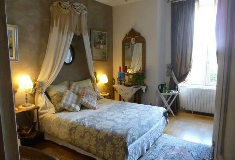 Deluxe-huone, Le Petit Chateau   Tiffauges Proche Puy Dufou