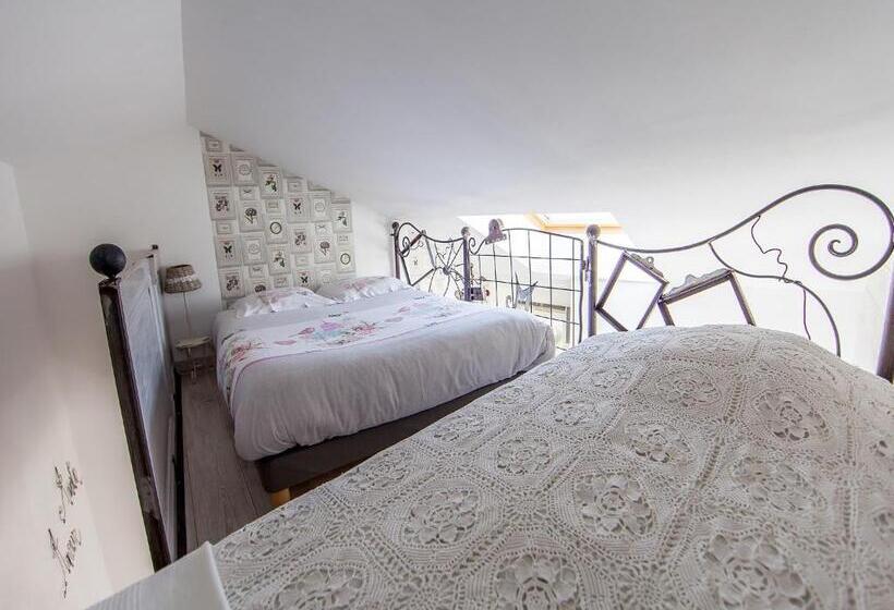 חדר משפחתי, Les Chambres De La Forge Des Collines