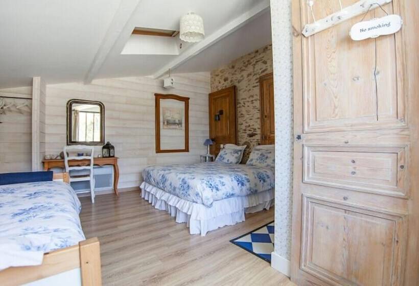 חדר סטנדרט לשלושה, Les Chambres De La Forge Des Collines