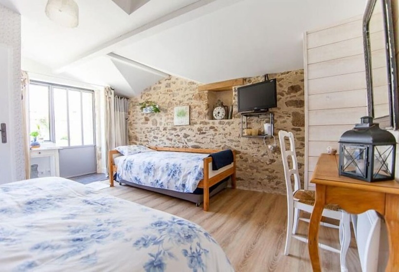 חדר סטנדרט לשלושה, Les Chambres De La Forge Des Collines