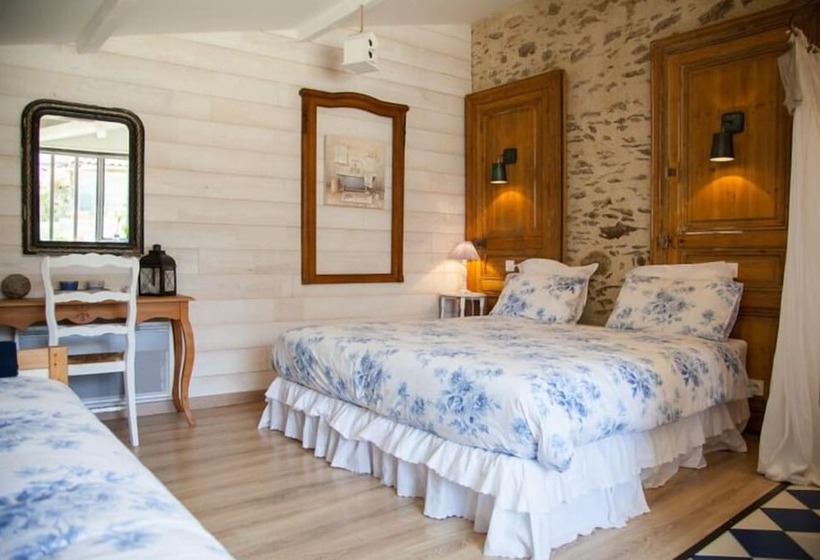 חדר סטנדרט לשלושה, Les Chambres De La Forge Des Collines