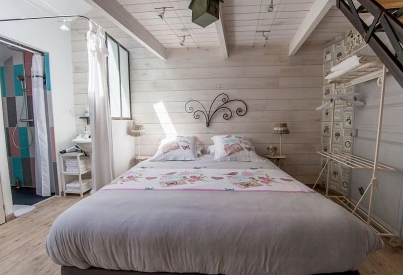 חדר משפחתי, Les Chambres De La Forge Des Collines