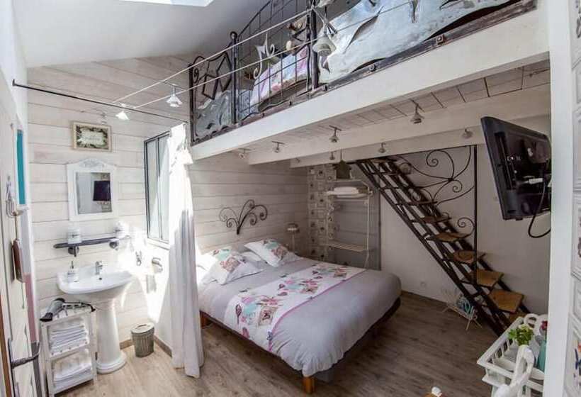 חדר משפחתי, Les Chambres De La Forge Des Collines