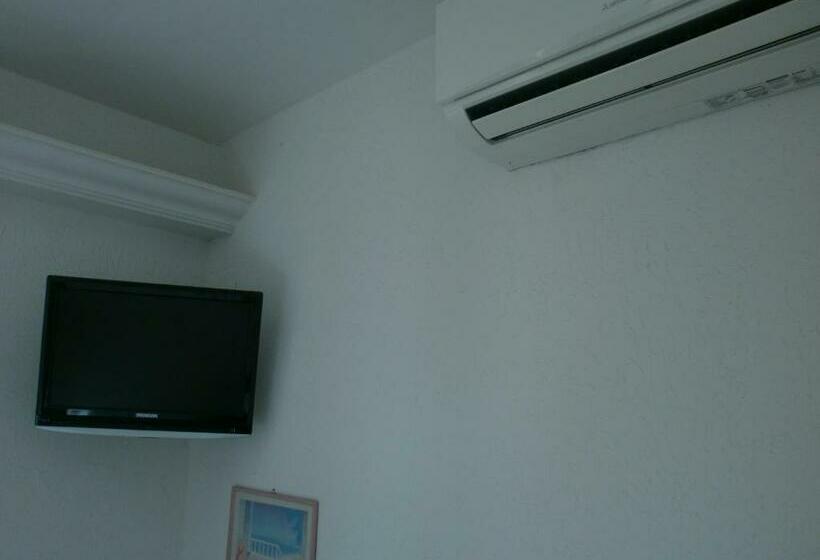 חדר קלאסי, Les Tourterelles