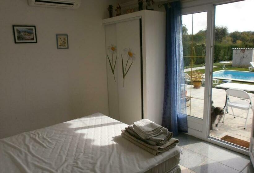 חדר קלאסי, Les Tourterelles