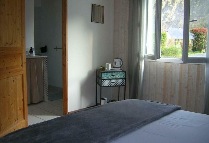 스탠다드 룸, Lo Saunei