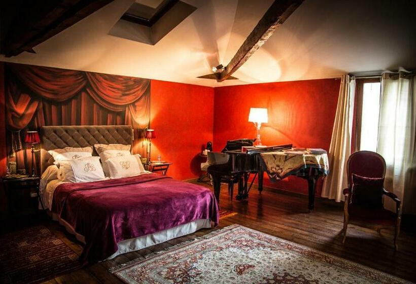 جناح, Maison Du Théâtre Saint Bonnet