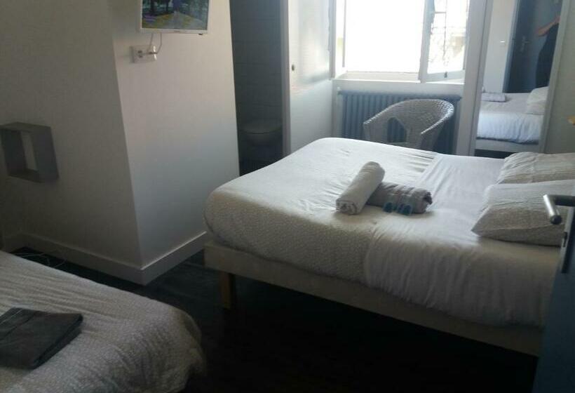 스탠다드 트리플 룸, Cabareté