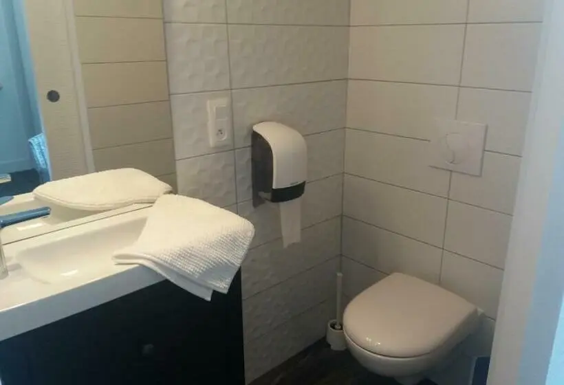 Pokój Standard Trzyosobowy, Cabareté