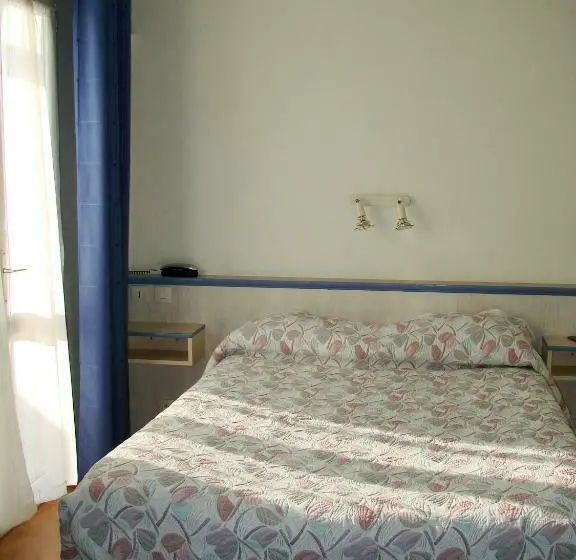 Standard Neljän Hengen Huone, Hôtel La Bérangère