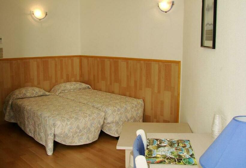 スタンダード4人部屋, Hôtel La Bérangère