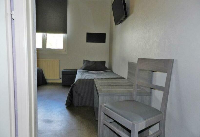 컴포트 트리플 룸, Le Cerizay