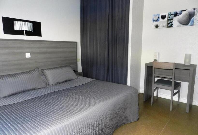 컴포트 트리플 룸, Le Cerizay