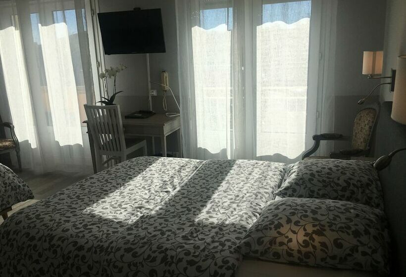 חדר משפחתי, Restaurant Le Commerce