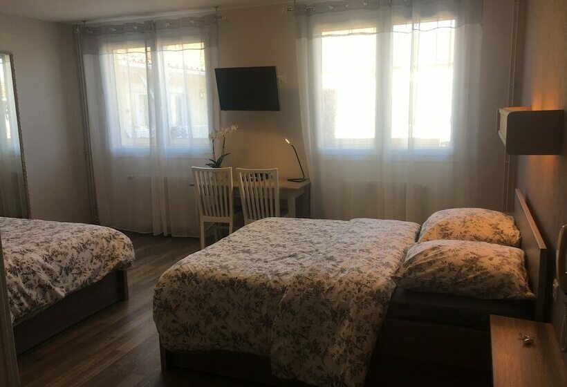 חדר משפחתי, Restaurant Le Commerce