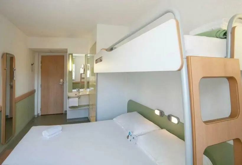 Standard Kolmen Hengen Huone, Ibis Budget Ajaccio