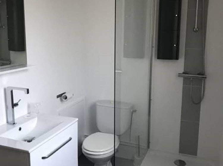 컴포트 트리플 룸, Le Cerizay