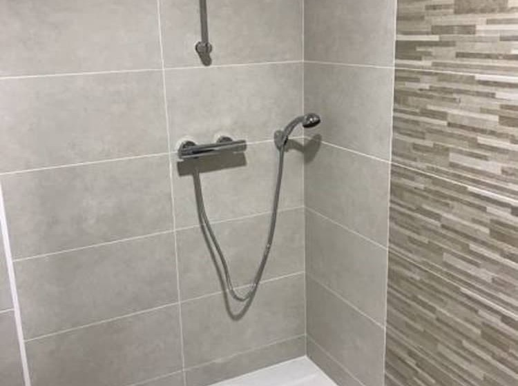 컴포트 트리플 룸, Le Cerizay