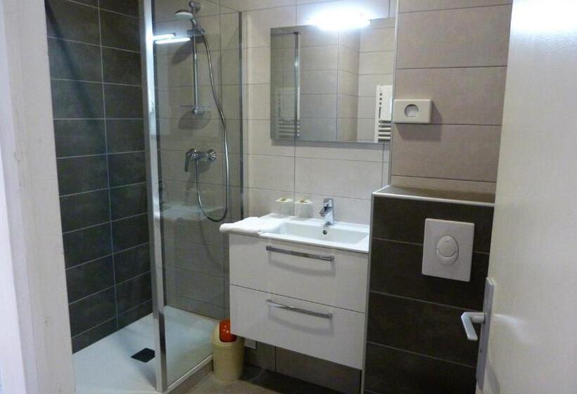 三人经典房间, Restaurant Le Saint Clement