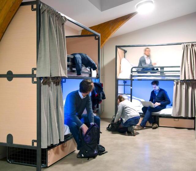 מיטה בחדר משותף, The People   Lille