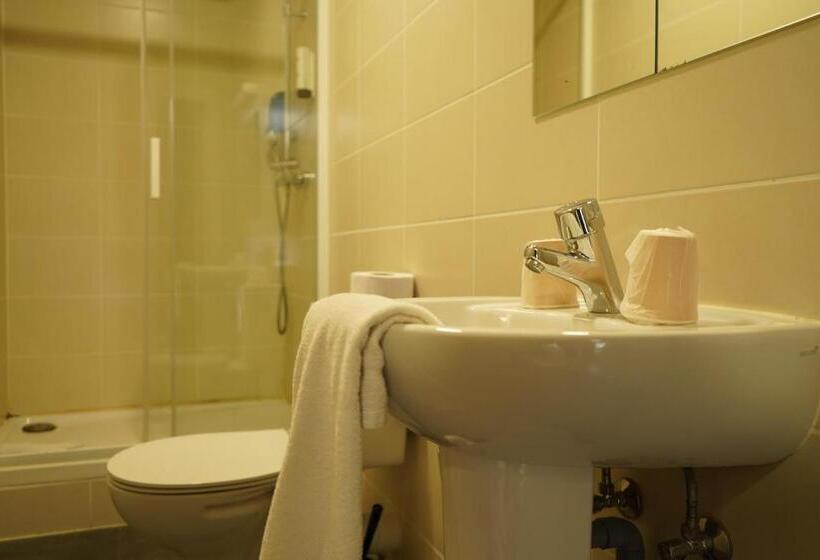 חדר סטנדרט עם מיטת קומתיים, The People   Lille