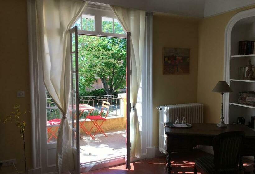 חדר דלוקס עם מרפסת, B&b Villa Roumanille