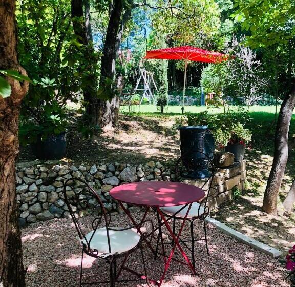 חדר סטנדרט נוף לגינה, B&b Villa Roumanille