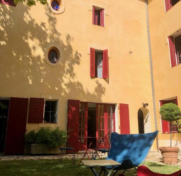 דירת חדר נוף לגינה, B&b Villa Roumanille