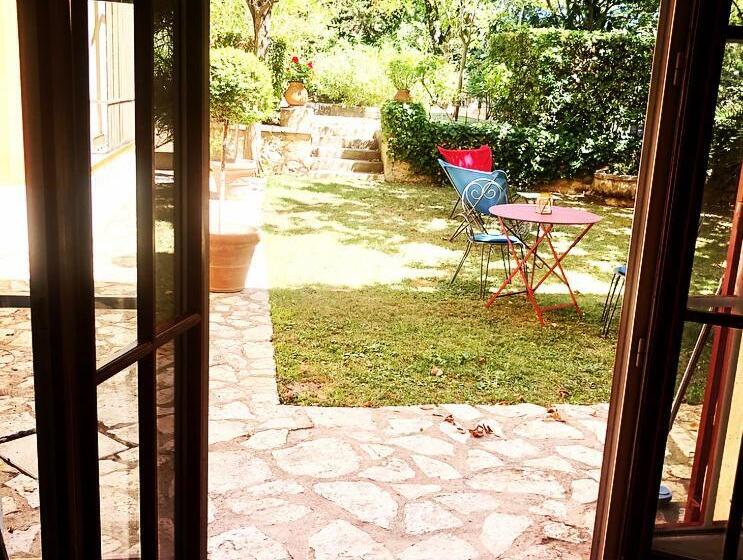 آپارتمان 1 خوابه با چشم‌انداز باغ, B&b Villa Roumanille