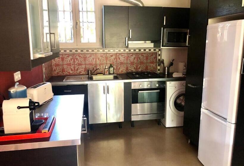 דירת חדר נוף לגינה, B&b Villa Roumanille