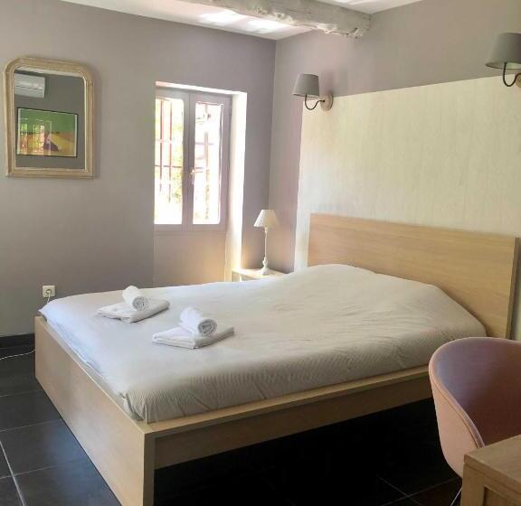 דירת חדר נוף לגינה, B&b Villa Roumanille