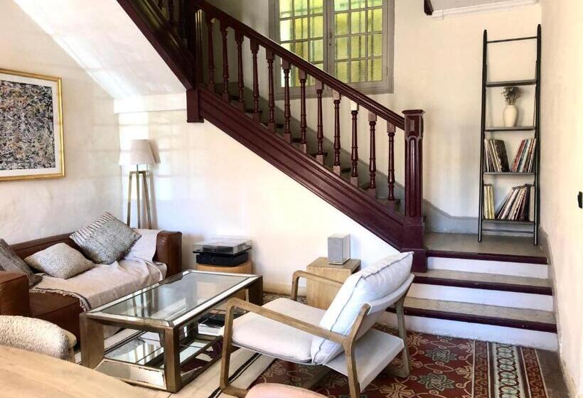 דירת חדר נוף לגינה, B&b Villa Roumanille