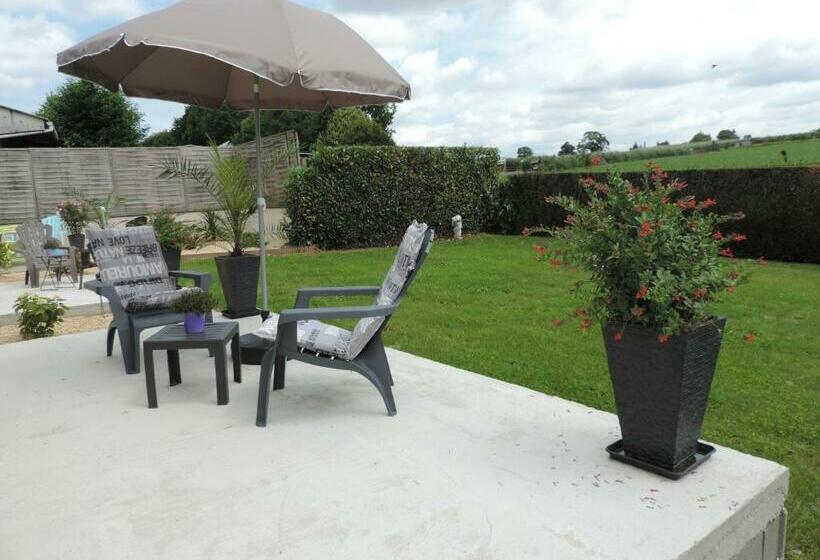 غرفة قياسية مزوَّدة بتراس, Chambres D'hotes La Maison Neuve