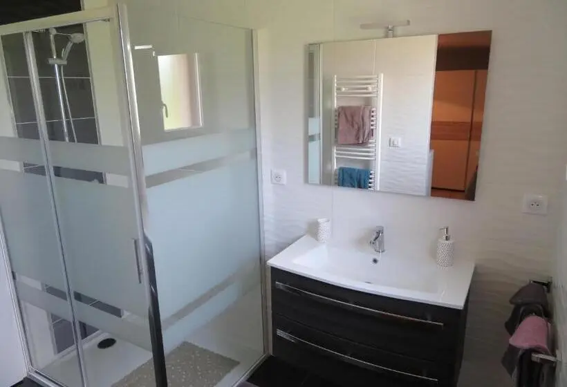 テラス付きスタンダードルーム, Chambres D'hotes La Maison Neuve