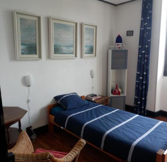 싱글 기본 룸 공용 욕실, Chambres D'hôtes Notre Paradis