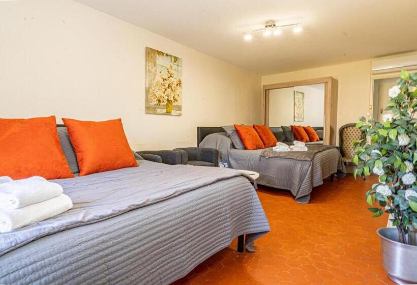 家庭间, Domaine De L'aufrene