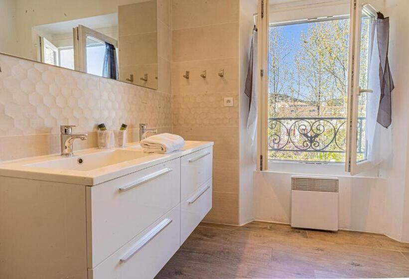 家庭间, Domaine De L'aufrene