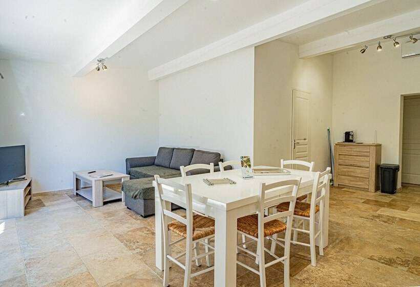 带2个卧室的高级公寓, Domaine De L'aufrene