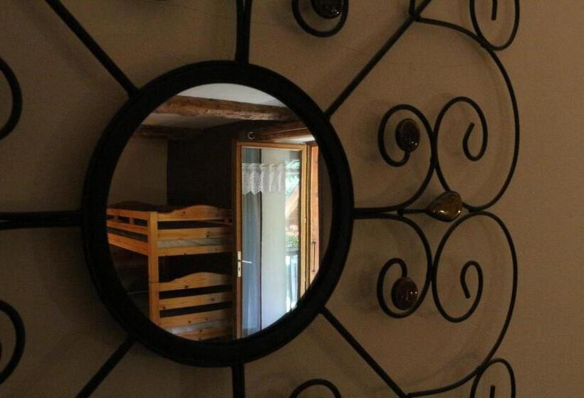 Четырехместный Номер Стандарт, La Jarbelle   Gîte Et Spa