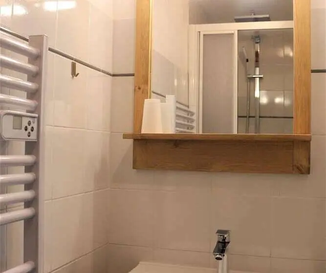 Classic Neljän Hengen Huone, La Jarbelle   Gîte Et Spa