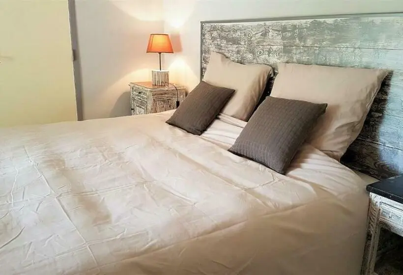 Standard-huone Vuoristonäkymä, La Jarbelle   Gîte Et Spa