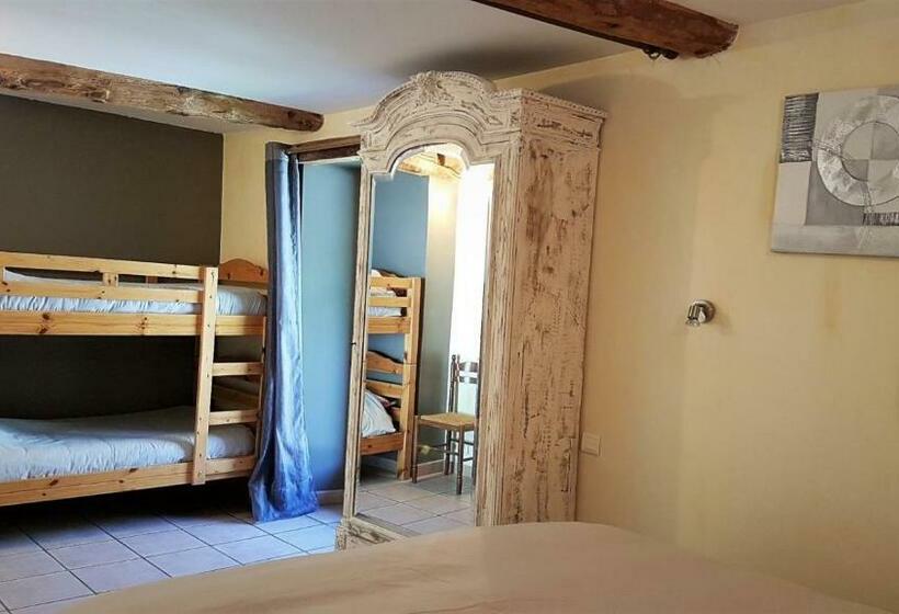 Четырехместный Номер Стандарт, La Jarbelle   Gîte Et Spa